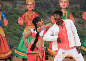 Tamil Movie Madha Gaja Raja Latest Stills photo 13