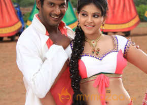 Tamil Movie Madha Gaja Raja Latest Stills photo 7