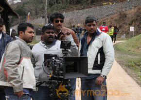 Theeya Velai Seiyanum Kumaru Latest Stills  photo 33