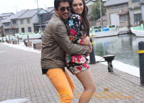Theeya Velai Seiyanum Kumaru Latest Stills  photo 12