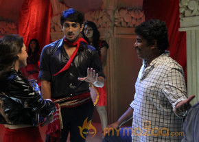 Theeya Velai Seiyyanum Kumaru Movie Stills  photo 7