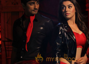 Theeya Velai Seiyyanum Kumaru Movie Stills  photo 5