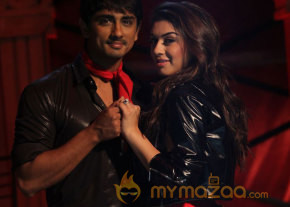 Theeya Velai Seiyyanum Kumaru Movie Stills  photo 32