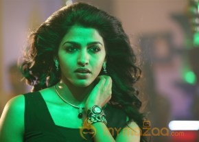 Thiranthidu Seese movie latest stills photo 14