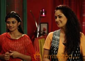 Trisha Illana Nayanthara Tamil Movie Stills photo 26