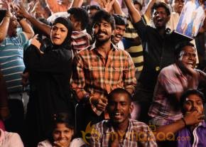 Trisha Illana Nayanthara Tamil Movie Stills photo 35