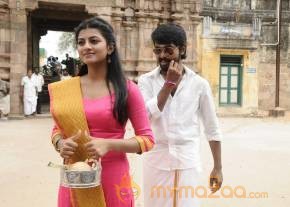 Trisha Illana Nayanthara Tamil Movie Stills photo 37