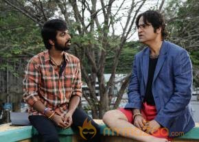 Trisha Illana Nayanthara Tamil Movie Stills photo 38