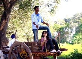 Uthamaputhiran Movie Stills photo 23