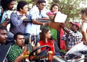 Uthamaputhiran Movie Stills photo 15