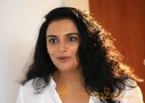 Uyirin Osai Movie Stills  photo 42