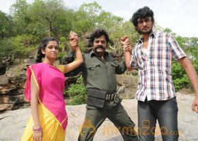 Vadakkum Therkum Movie Stills  photo 35