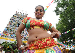 Vadakkum Therkum Movie Stills  photo 26