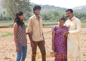 Vadakkum Therkum Movie Stills  photo 30