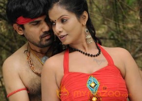 Vadakkum Therkum Movie Stills  photo 28