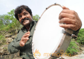 Vadakkum Therkum Movie Stills  photo 13