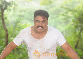 Vadakkum Therkum Movie Stills  photo 18