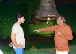 Valli Movie Working Photos photo 4