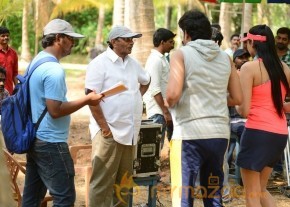 Valli Movie Working Photos photo 19