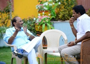 Valli Movie Working Photos photo 17