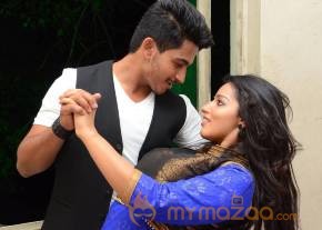 Vandanam Movie Photoshoot Stills photo 4