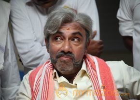 Varutha Padatha Valibar Sangam Movie Stills  photo 27