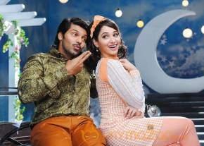 Vasuvum Saravananum Onna Padichavanga Tamil Movie Stills photo 42