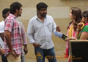 Vasuvum Saravananum Onna Padichavanga Tamil Movie Stills photo 14