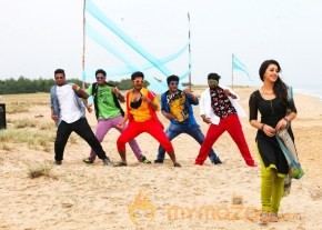 Velainu Vandhutta Vellaikaaran Movie Stills photo 23