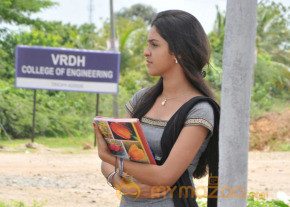 Vidiyum Varai Vinmeengalaavom Movie Stills  photo 11