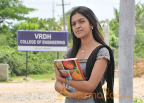 Vidiyum Varai Vinmeengalaavom Movie Stills  photo 13