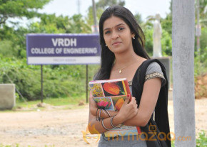 Vidiyum Varai Vinmeengalaavom Movie Stills  photo 20
