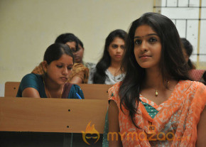 Vidiyum Varai Vinmeengalaavom Movie Stills  photo 26