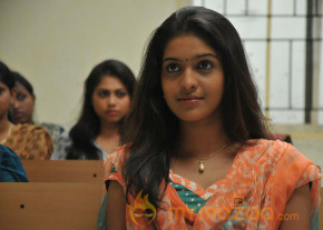 Vidiyum Varai Vinmeengalaavom Movie Stills  photo 32