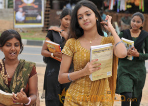 Vidiyum Varai Vinmeengalaavom Movie Stills  photo 15