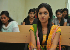 Vidiyum Varai Vinmeengalaavom Movie Stills  photo 4