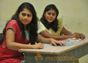 Vidiyum Varai Vinmeengalaavom Movie Stills  photo 18