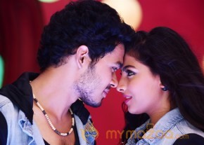 Vinavayya Ramayya movie latest stills photo 4