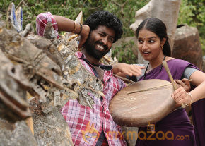 Vizha Movie Stills  photo 3