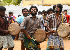 Vizha New Movie Stills  photo 21