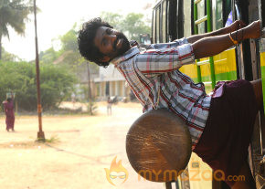 Vizha New Movie Stills  photo 23