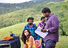 Yaaruda Mahesh Movie Latest Stills photo 28