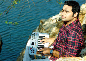 Yaaruda Mahesh Movie Latest Stills photo 9