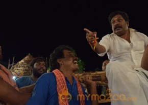Yokkiyan Vaaran Somba Thooki Ulla Vai Movie Stills photo 3