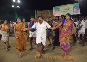 Yokkiyan Vaaran Somba Thooki Ulla Vai Movie Stills photo 18