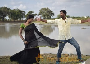 Yokkiyan Vaaran Somba Thooki Ulla Vai Movie Stills photo 27