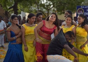 Yookkiyan Varan Sombai Thooki Ulla Vai Pics photo 7