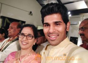 Mothers Day Special Celebrity with his Mother Photos photo 11