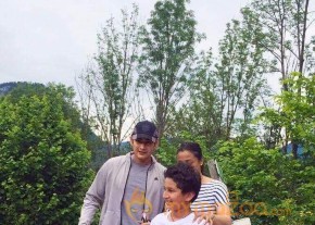 Mahesh Babu Family Holiday Tour Photos photo 2