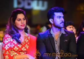 MEGA HUNGAMA 2016: Megastar Chiranjeevi Live Performance Photos at CineMAA Awards 2016 photo 12